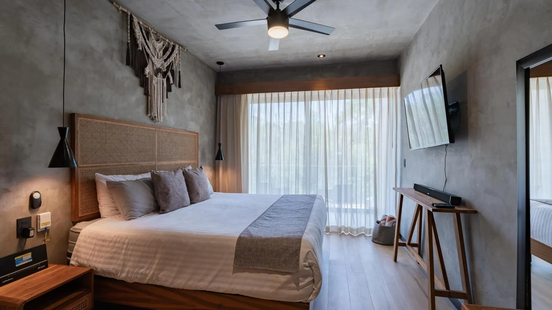 Luxury Studio With Balcony And Rooftop Pool In Tulum Best Location Meksika